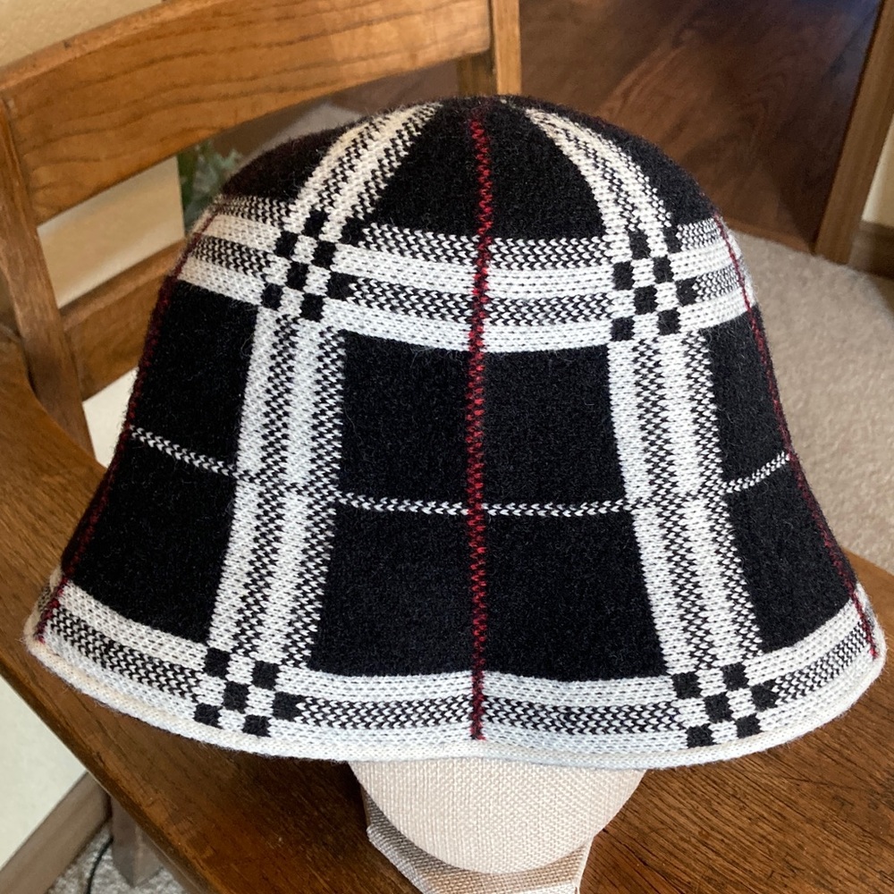 Bucket Hat Plaid NWOT
